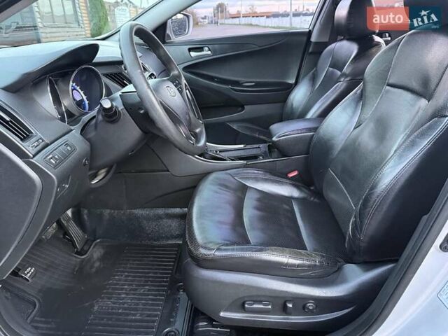Серый Хендай Соната, объемом двигателя 2 л и пробегом 216 тыс. км за 8200 $, фото 39 на Automoto.ua