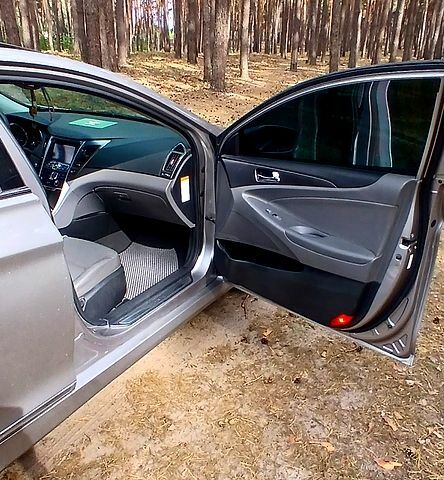 Серый Хендай Соната, объемом двигателя 2.4 л и пробегом 182 тыс. км за 9200 $, фото 4 на Automoto.ua