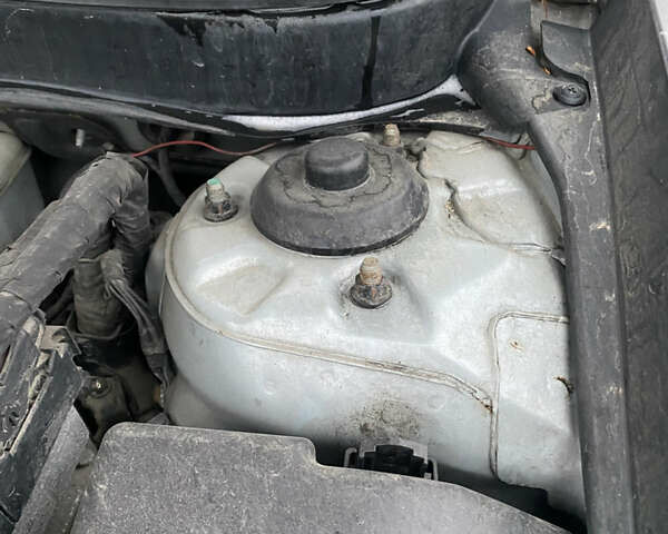 Серый Хендай Соната, объемом двигателя 2 л и пробегом 373 тыс. км за 7300 $, фото 14 на Automoto.ua