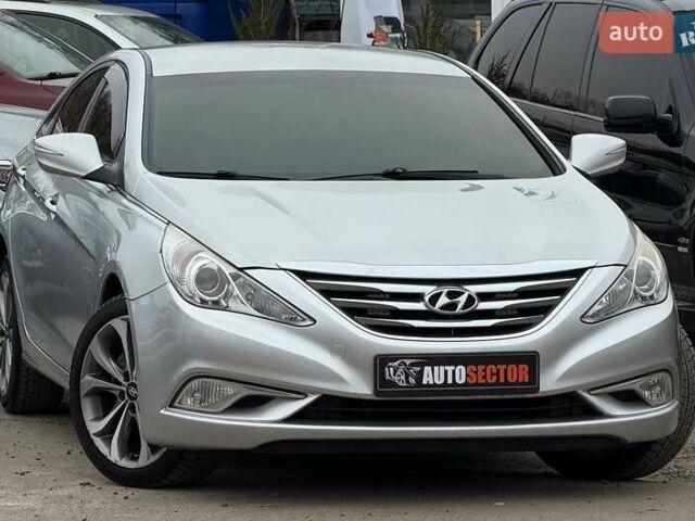 Серый Хендай Соната, объемом двигателя 2 л и пробегом 207 тыс. км за 8500 $, фото 5 на Automoto.ua