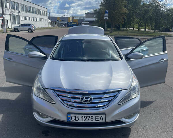 Серый Хендай Соната, объемом двигателя 2.4 л и пробегом 210 тыс. км за 7200 $, фото 11 на Automoto.ua