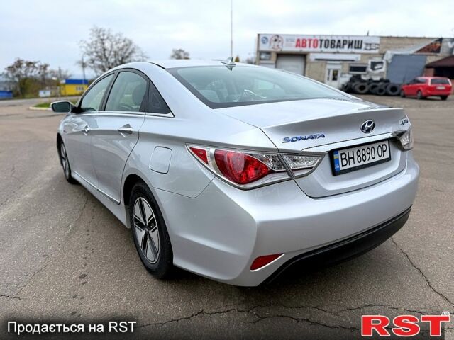 Сірий Хендай Соната, об'ємом двигуна 2.4 л та пробігом 183 тис. км за 9000 $, фото 11 на Automoto.ua