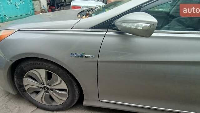 Серый Хендай Соната, объемом двигателя 2.36 л и пробегом 360 тыс. км за 9100 $, фото 14 на Automoto.ua