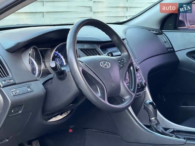Серый Хендай Соната, объемом двигателя 2 л и пробегом 185 тыс. км за 8100 $, фото 21 на Automoto.ua