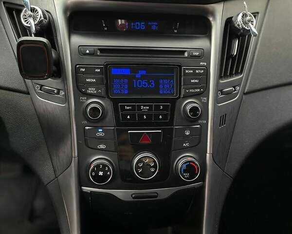 Сірий Хендай Соната, об'ємом двигуна 2 л та пробігом 270 тис. км за 7000 $, фото 9 на Automoto.ua