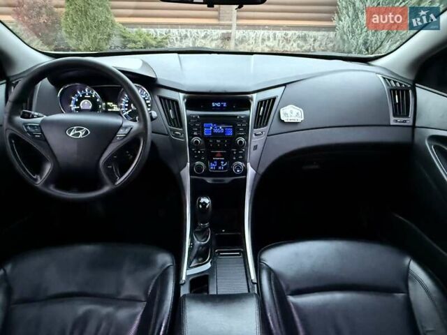 Серый Хендай Соната, объемом двигателя 2 л и пробегом 216 тыс. км за 8200 $, фото 58 на Automoto.ua