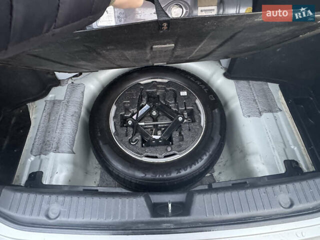 Серый Хендай Соната, объемом двигателя 2 л и пробегом 169 тыс. км за 8000 $, фото 26 на Automoto.ua