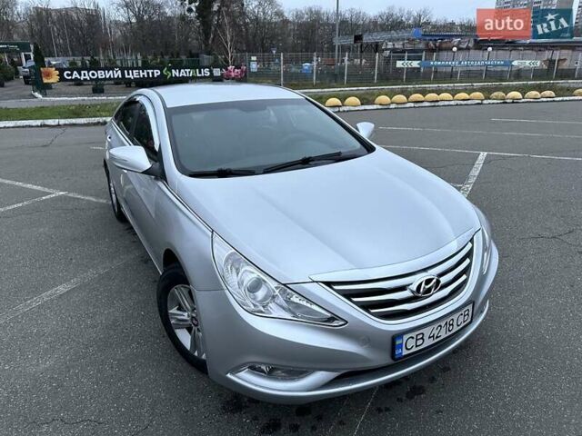 Серый Хендай Соната, объемом двигателя 2 л и пробегом 362 тыс. км за 6800 $, фото 8 на Automoto.ua