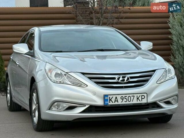 Серый Хендай Соната, объемом двигателя 2 л и пробегом 216 тыс. км за 8200 $, фото 11 на Automoto.ua