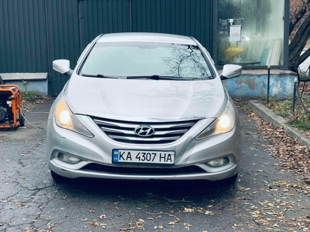 Серый Хендай Соната, объемом двигателя 2 л и пробегом 251 тыс. км за 6700 $, фото 2 на Automoto.ua