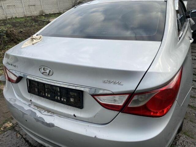 Сірий Хендай Соната, об'ємом двигуна 2 л та пробігом 236 тис. км за 2800 $, фото 2 на Automoto.ua