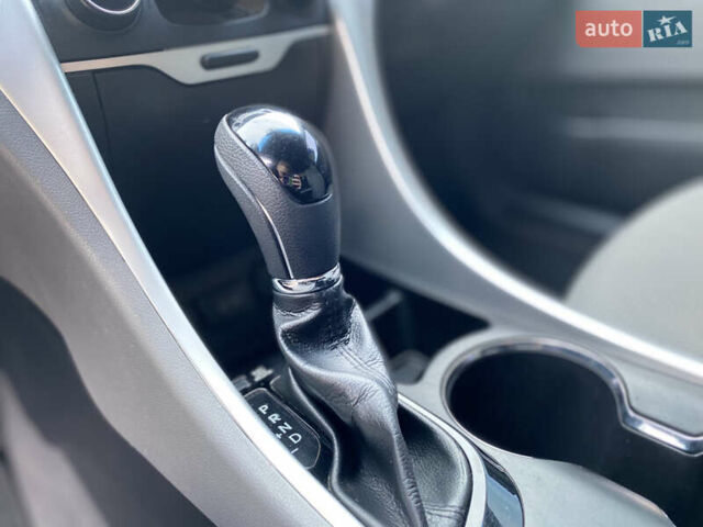 Хендай Соната 2013 у Миколаєві на Automoto.ua Сірий Хендай Соната, об'ємом двигуна 2.4 л та пробігом 151 тис. км за 8099 $, фото 14 на Automoto.ua