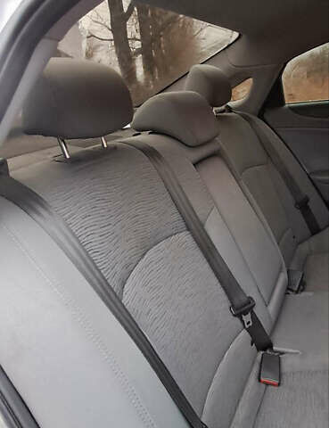 Серый Хендай Соната, объемом двигателя 2.36 л и пробегом 326 тыс. км за 7800 $, фото 9 на Automoto.ua