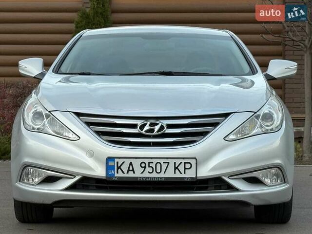 Серый Хендай Соната, объемом двигателя 2 л и пробегом 216 тыс. км за 8200 $, фото 10 на Automoto.ua