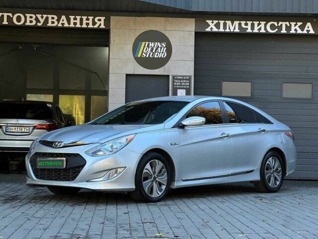 Хендай Соната 2013 у Одесі на Automoto.ua Сірий Хендай Соната, об'ємом двигуна 2.4 л та пробігом 220 тис. км за 9900 $, фото 1 на Automoto.ua