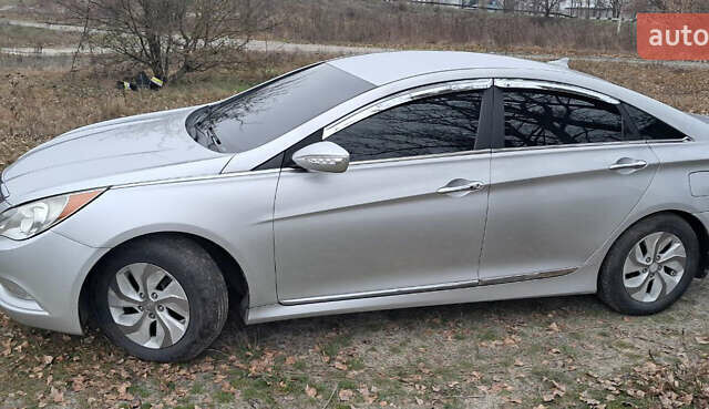 Серый Хендай Соната, объемом двигателя 2.36 л и пробегом 326 тыс. км за 7800 $, фото 20 на Automoto.ua