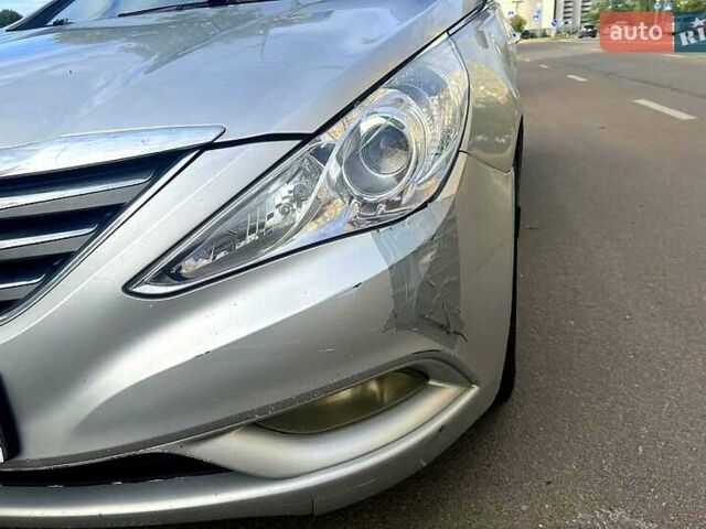 Хендай Соната 2013 в Киеве на Automoto.ua Серый Хендай Соната, объемом двигателя 2 л и пробегом 670 тыс. км за 4900 $, фото 8 на Automoto.ua