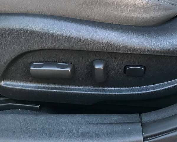 Серый Хендай Соната, объемом двигателя 2.36 л и пробегом 250 тыс. км за 9999 $, фото 27 на Automoto.ua