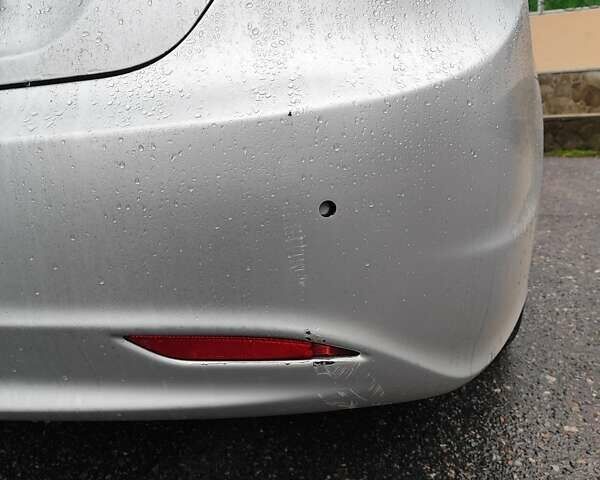 Сірий Хендай Соната, об'ємом двигуна 2 л та пробігом 240 тис. км за 8500 $, фото 4 на Automoto.ua