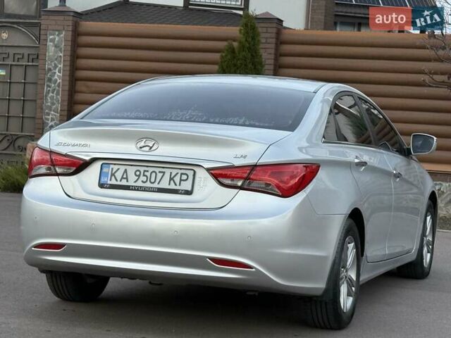 Серый Хендай Соната, объемом двигателя 2 л и пробегом 216 тыс. км за 8200 $, фото 30 на Automoto.ua