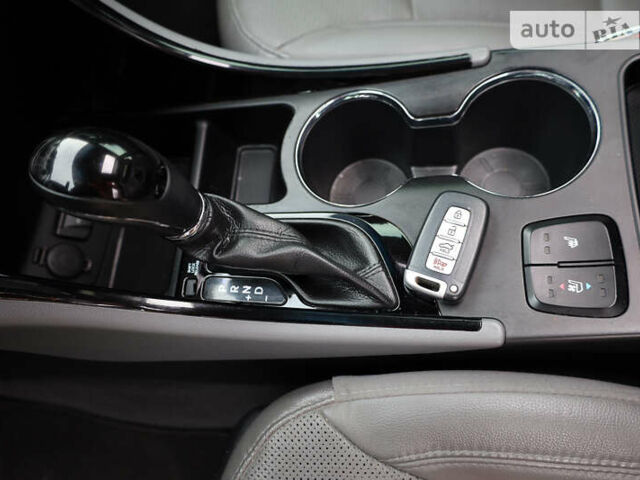 Серый Хендай Соната, объемом двигателя 2.36 л и пробегом 165 тыс. км за 9000 $, фото 31 на Automoto.ua