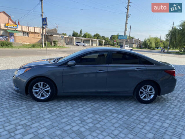 Серый Хендай Соната, объемом двигателя 2.36 л и пробегом 200 тыс. км за 9300 $, фото 2 на Automoto.ua