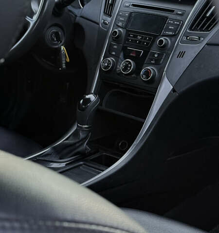 Серый Хендай Соната, объемом двигателя 2 л и пробегом 363 тыс. км за 6700 $, фото 14 на Automoto.ua