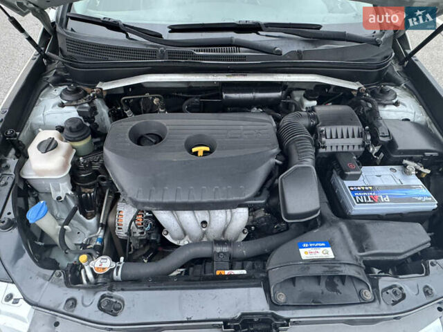 Серый Хендай Соната, объемом двигателя 2 л и пробегом 169 тыс. км за 8000 $, фото 24 на Automoto.ua