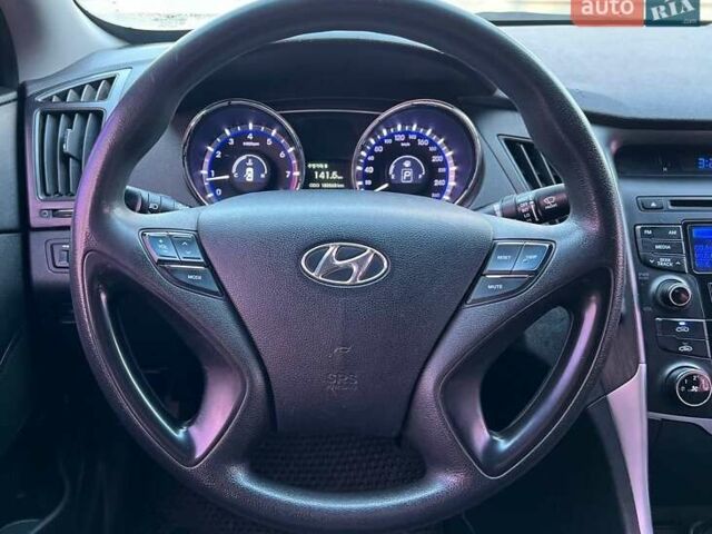Серый Хендай Соната, объемом двигателя 2 л и пробегом 185 тыс. км за 8100 $, фото 18 на Automoto.ua
