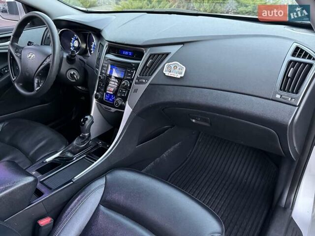 Серый Хендай Соната, объемом двигателя 2 л и пробегом 216 тыс. км за 8200 $, фото 55 на Automoto.ua