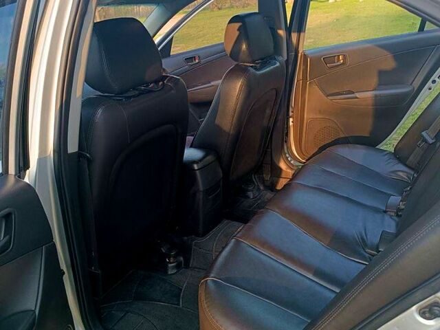 Серый Хендай Соната, объемом двигателя 2 л и пробегом 139 тыс. км за 5700 $, фото 7 на Automoto.ua