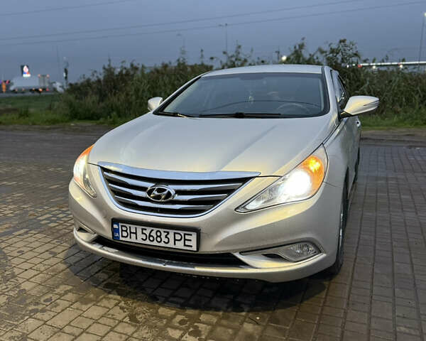 Серый Хендай Соната, объемом двигателя 2 л и пробегом 240 тыс. км за 6000 $, фото 10 на Automoto.ua