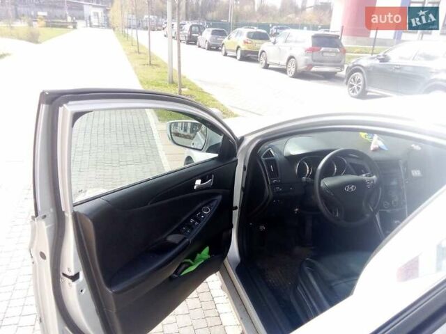 Серый Хендай Соната, объемом двигателя 2 л и пробегом 438 тыс. км за 7500 $, фото 6 на Automoto.ua