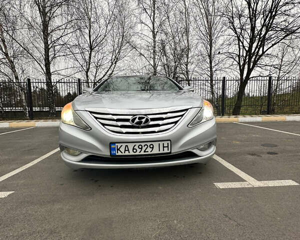 Сірий Хендай Соната, об'ємом двигуна 2.4 л та пробігом 113 тис. км за 10300 $, фото 7 на Automoto.ua