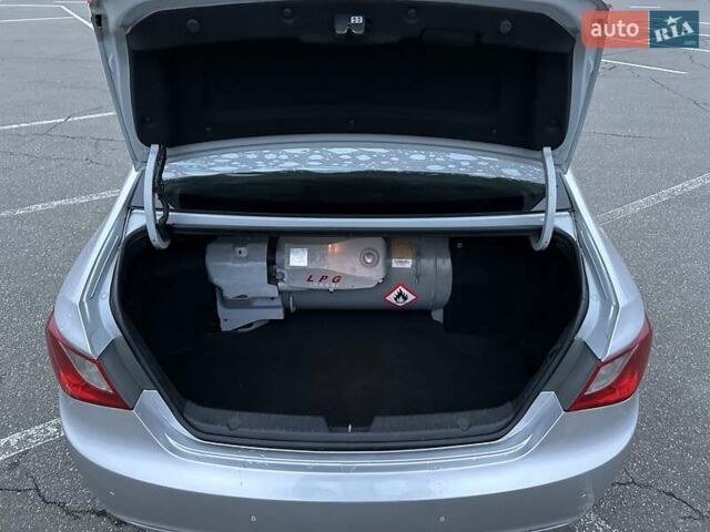 Серый Хендай Соната, объемом двигателя 2 л и пробегом 362 тыс. км за 6800 $, фото 11 на Automoto.ua