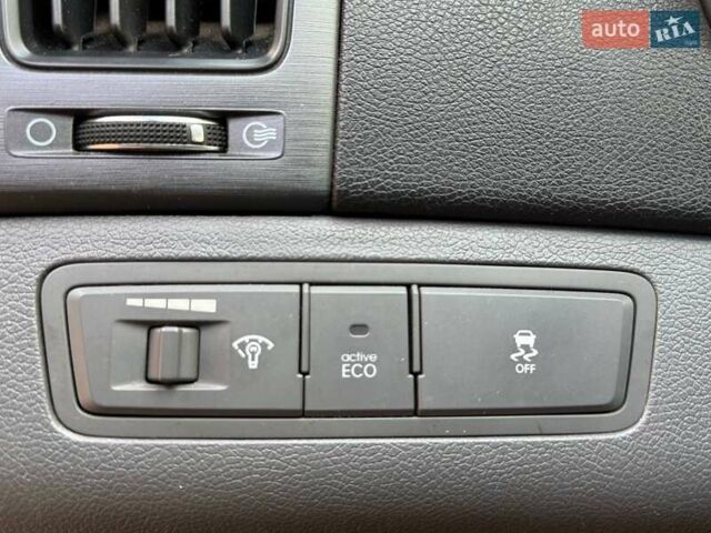 Сірий Хендай Соната, об'ємом двигуна 2.36 л та пробігом 162 тис. км за 9499 $, фото 23 на Automoto.ua
