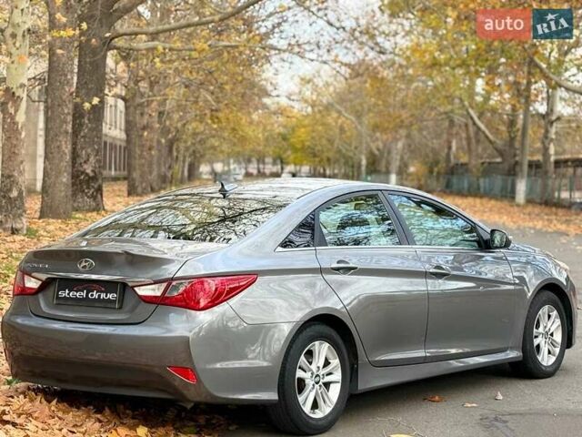 Сірий Хендай Соната, об'ємом двигуна 2.36 л та пробігом 162 тис. км за 9499 $, фото 7 на Automoto.ua
