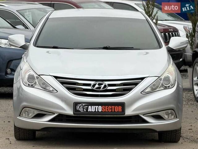 Серый Хендай Соната, объемом двигателя 2 л и пробегом 207 тыс. км за 8500 $, фото 3 на Automoto.ua