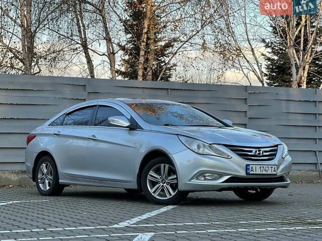 Серый Хендай Соната, объемом двигателя 2 л и пробегом 185 тыс. км за 8100 $, фото 3 на Automoto.ua