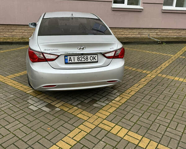 Серый Хендай Соната, объемом двигателя 2 л и пробегом 488 тыс. км за 7200 $, фото 5 на Automoto.ua