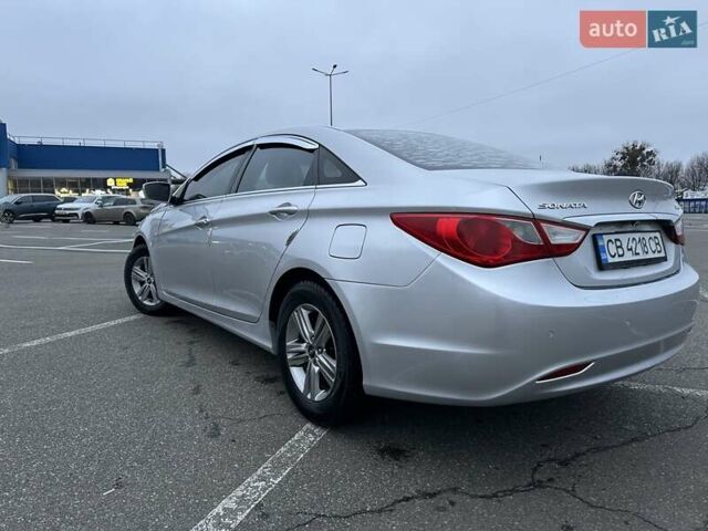 Серый Хендай Соната, объемом двигателя 2 л и пробегом 362 тыс. км за 6800 $, фото 4 на Automoto.ua