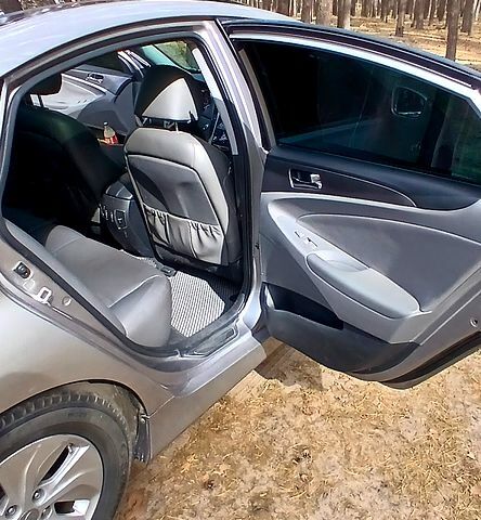 Серый Хендай Соната, объемом двигателя 2.4 л и пробегом 182 тыс. км за 9200 $, фото 8 на Automoto.ua