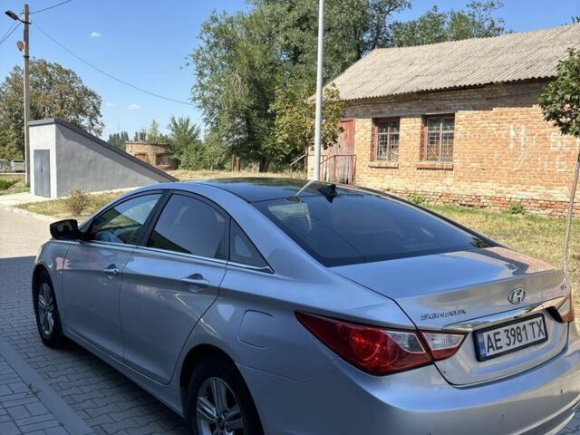 Серый Хендай Соната, объемом двигателя 2 л и пробегом 200 тыс. км за 6999 $, фото 6 на Automoto.ua