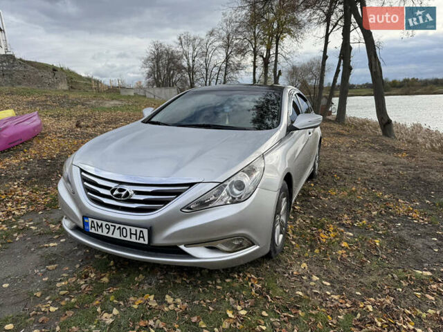 Хендай Соната 2013 в Бердичеве на Automoto.ua Серый Хендай Соната, объемом двигателя 2 л и пробегом 420 тыс. км за 6999 $, фото 2 на Automoto.ua