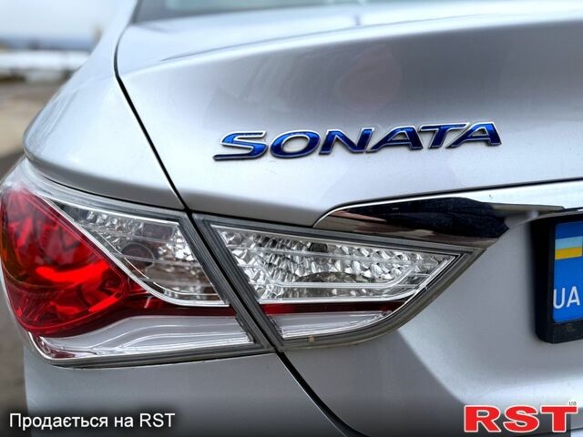 Сірий Хендай Соната, об'ємом двигуна 2.4 л та пробігом 183 тис. км за 9000 $, фото 10 на Automoto.ua