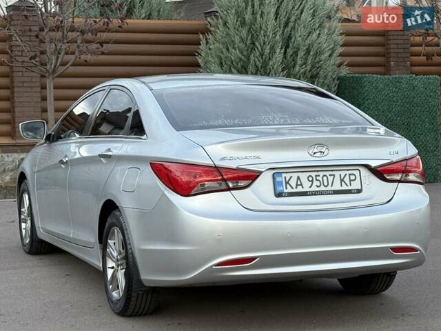 Серый Хендай Соната, объемом двигателя 2 л и пробегом 216 тыс. км за 8200 $, фото 24 на Automoto.ua