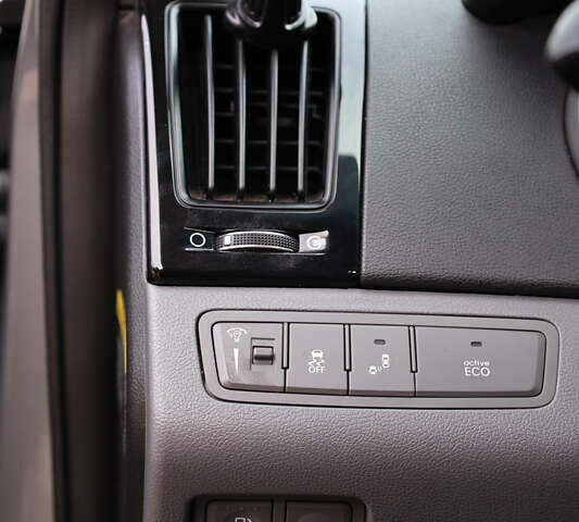 Серый Хендай Соната, объемом двигателя 2.36 л и пробегом 165 тыс. км за 9000 $, фото 26 на Automoto.ua