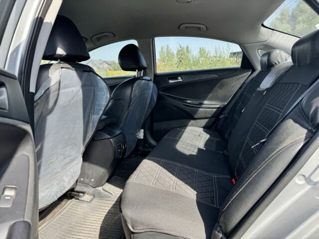 Серый Хендай Соната, объемом двигателя 2 л и пробегом 224 тыс. км за 8200 $, фото 5 на Automoto.ua