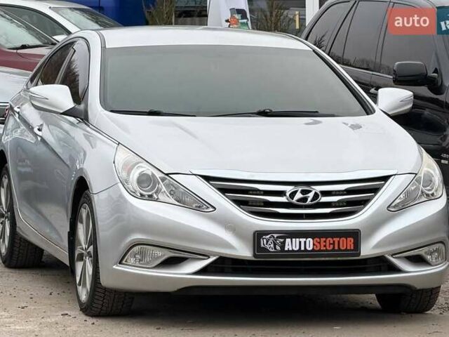 Серый Хендай Соната, объемом двигателя 2 л и пробегом 207 тыс. км за 8500 $, фото 4 на Automoto.ua