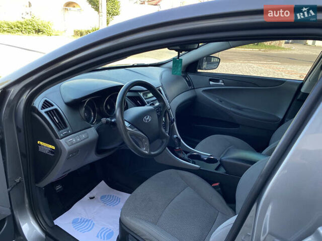 Серый Хендай Соната, объемом двигателя 2.36 л и пробегом 200 тыс. км за 9300 $, фото 29 на Automoto.ua